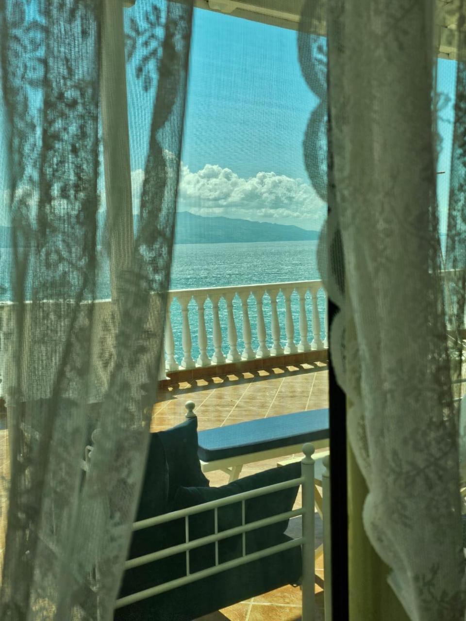 Seaside Jon Saranda Apartment Екстериор снимка