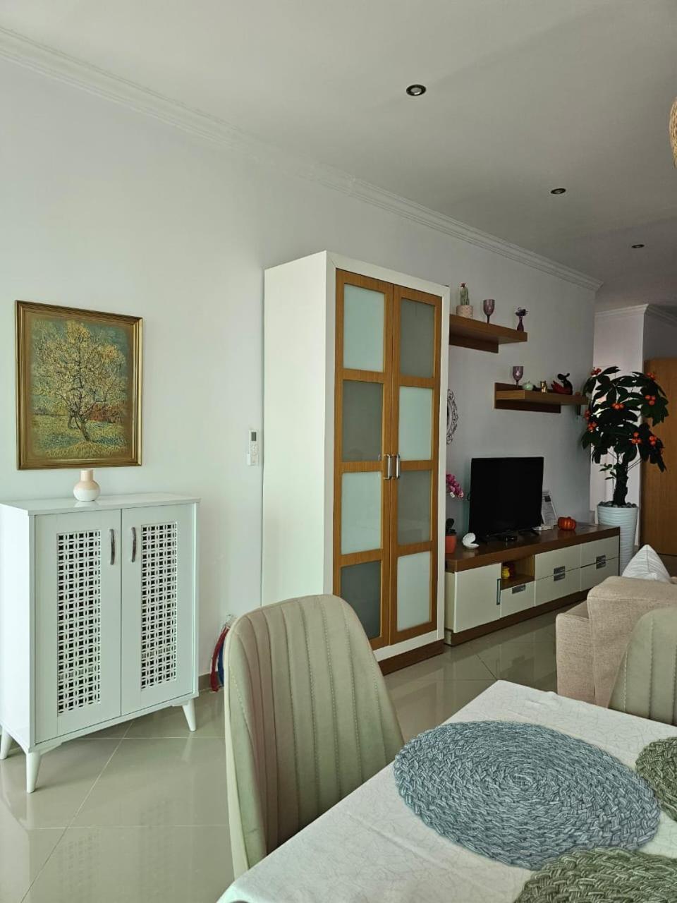 Seaside Jon Saranda Apartment Екстериор снимка